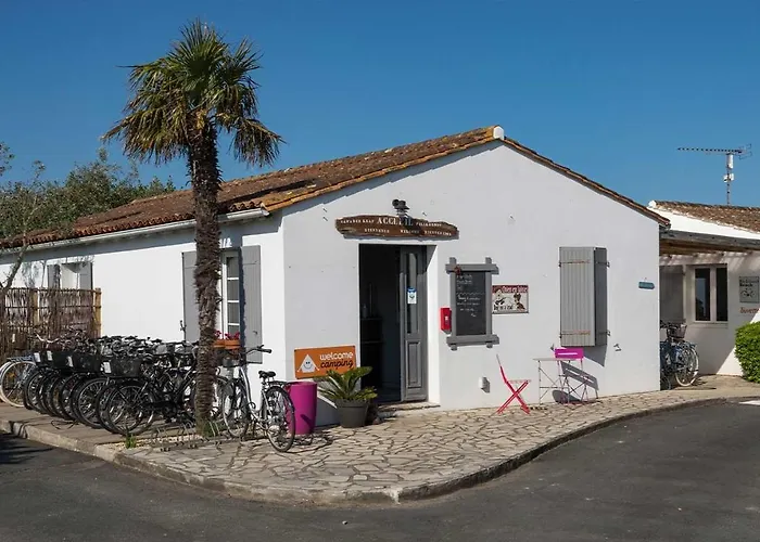 Campsite Les Perouses 4*