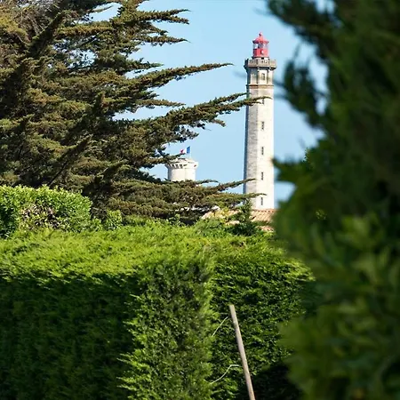 Camping Les Perouses 4*