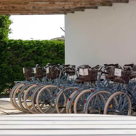 Les Perouses 4* 圣克莱门特德巴