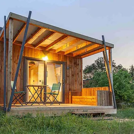 营地 Les Perouses 4*