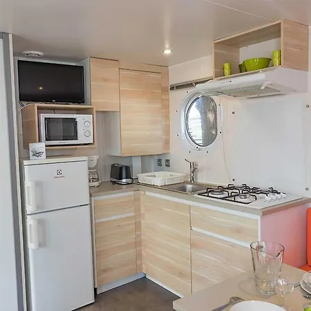 营地 Les Perouses 4*