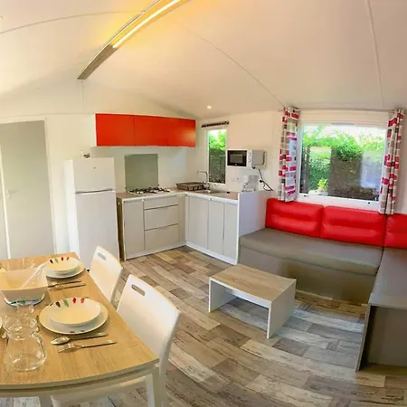 Les Perouses 圣克莱门特德巴