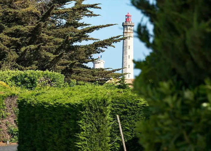 Camping Les Perouses 4*